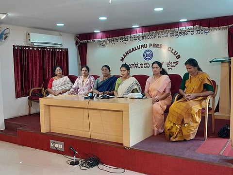  ಕಾಂಗ್ರೆಸ್ ನಗರ ಅಧ್ಯಕ್ಷೆ ಎಸ್. ಅಪ್ಪಿ,  ಮುಖಂಡರಾದ ವೀಣಾ, ಶಶಿಕಲಾ, ಚಂದ್ರಕಲಾ, ವೃಂದಾ ಪೂಜಾರಿ ಇದ್ದರು.