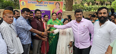 ಮಹದೇವಪುರ ಕ್ಷೇತ್ರ ವ್ಯಾಪ್ತಿಯಲ್ಲಿರುವ  ಗುಂಜೂರು ಮುಖ್ಯರಸ್ತೆ (ರಾಜ್ಯ ಹೆದ್ದಾರಿ-35) ಯಿಂದ ಪೆರಿಫೆರಲ್ ರಿಂಗ್ ರಸ್ತೆ ಸಂಪರ್ಕಿಸುವ 45 ಮೀಟರ್ ಅಗಲದ ಸಿಡಿಪಿ ರಸ್ತೆ ನಿರ್ಮಾಣ ಸೇರಿ ವಿವಿಧ ಅಭಿವೃದ್ಧಿ ಕಾಮಗಾರಿಗಳ ಗುದ್ದಲಿ ಪೂಜೆ ಕಾರ್ಯಕ್ರಮದಲ್ಲಿ ಭಾಗವಹಿಸಿ