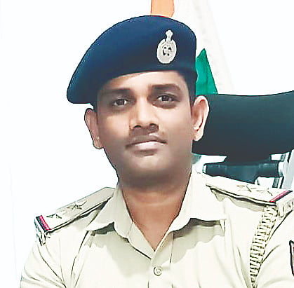 ಹಳೇಬೀಡಿನ ಆರಕ್ಷಕ ಠಾಣೆಯ ಪಿಸ್‌ಐ ಮಂಜುನಾಥ್