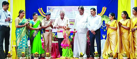  ಮೂಡುಬಿದಿರೆ ಧವಳಾ ಕಾಲೇಜಿನಲ್ಲಿ ಜ್ಞಾನ ವಿಕಾಸ ತಾಲೂಕುಮಟ್ಟದ ಮಹಿಳಾ ವಿಚಾರಗೋಷ್ಠಿ ಮಾಜಿ ಸಚಿವ ಕೆ.ಅಭಯಚಂದ್ರ ಜೈನ್ ಉದ್ಘಾಟಿಸಿದರು.