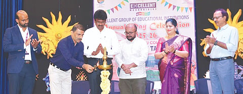 ಮೂಡುಬಿದಿರೆ ಎಕ್ಸಲೆಂಟ್ ಪಿಯು ಕಾಲೇಜಿನಲ್ಲಿ ಪ್ರತಿಭಾ ಪ್ರದರ್ಶನ ಕಾರ್ಯಕ್ರಮ ಆಯೋಜಿಸಲಾಯಿತು.