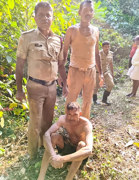 ಪುತ್ತಿಗೆಯಲ್ಲಿ ಬಾವಿಗೆ ಬಿದ್ದ ವ್ಯಕ್ತಿಯನ್ನು ರಕ್ಷಣೆ ಮಾಡಲಾಯಿತು.