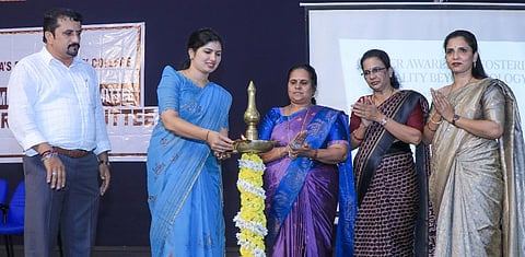  ಆಳ್ವಾಸ್ ಪದವಿ ಪೂರ್ವ ಕಾಲೇಜಿನಲ್ಲಿ ಮಹಿಳಾ ಕ್ಷೇಮಪಾಲನಾ ಸಮಿತಿ, ಆಂತರಿಕ ದೂರು ನಿರ್ವಹಣಾ ಸಮಿತಿಯ ಚಟುವಟಿಕೆಗಳಿಗೆ ಪ್ರಣಮ್ಯಾ ಭಟ್ ಚಾಲನೆ ನೀಡಿದರು. ಕಾಲೇಜು ಉಪಪ್ರಾಂಶುಪಾಲೆ ಝಾನ್ಸಿ ಪಿ.ಎನ್., ರಮ್ಯಾ ಶೆಟ್ಟಿ ಮತ್ತಿತರರಿದ್ದರು.