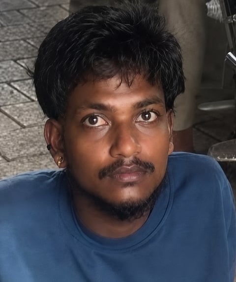 ಯುವಕನೊಬ್ಬ ತಲವಾರು ಹಿಡಿದು ಓಡಾಡಿ ಸಾರ್ವಜನಿಕರಲ್ಲಿ ಆತಂಕ ಸೃಷ್ಟಿಸಿದ್ದಾನೆ