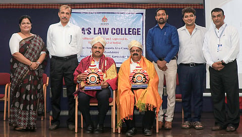  ಆಳ್ವಾಸ್ ಕಾನೂನು ಕಾಲೇಜಿನಿಂದ ಜಗದೀಶ್ ಶೇಣವ, ಶರತ್ ಶೆಟ್ಟಿಯವರನ್ನು ಸನ್ಮಾನಿಸಲಾಯಿತು. ಆಳ್ವಾಸ್ ಶಿಕ್ಷಣ ಪ್ರತಿಷ್ಠಾನದ ಟ್ರಸ್ಟಿ ವಿವೇಕ್ ಆಳ್ವ, ಹಿರಿಯ ವಕೀಲ ಬಾಹುಬಲಿ ಪ್ರಸಾದ ಮೊದಲಾದವರಿದ್ದರು.  