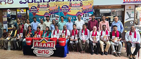 ಅಗರಿ ಹಬ್ಬ ಹಬ್ಬಗಳ ಉತ್ಸವದ ಮೂಡುಬಿದಿರೆ ಶಾಖೆಯಲ್ಲಿ 10ನೇ ಹಂತ 1ನೇ ಡ್ರಾ ಕಾರ್ಯಕ್ರಮ ಆಯೋಜಿಸಲಾಯಿತು. ಮೀನು ವ್ಯಾಪಾರಿ ಇಶಾಕ್, ಉದ್ಯಮಿ ಸುರೇಂದ್ರ, ಅಶೋಕ್ ಪೂಜಾರಿ ಇರುವೈಲ್, ಮುಂಬೈ ಉದ್ಯಮಿ ಸುಂದರ್ ಎಂ.ಪೂಜಾರಿ ಉಪಸ್ಥಿತರಿದ್ದರು.  