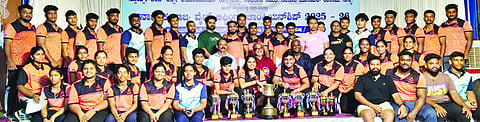 ರಾಜ್ಯಮಟ್ಟದ ವೇಯ್ಟ್ ಲಿಫ್ಟಿಂಗ್‌ನಲ್ಲಿ ಆಳ್ವಾಸ್ ಚಾಂಪಿಯನ್ ಆಗಿ ಹೊರಹೊಮ್ಮಿದೆ.