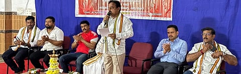  ಪವರ್ ಫ್ರೆಂಡ್ಸ್ ಬೆದ್ರ-ಶಾಮಿಯಾನ ಮಾಲಕರ ಸಂಘದಿಂದ ಕನ್ನಡ ಭವನದಲ್ಲಿ ನಡೆದ ಅಂಚೆ ಜನ ಸಂಪರ್ಕ ಅಭಿಯಾನದಲ್ಲಿ ಬಿಜೆಪಿ ಮಾಜಿ ಜಿಲ್ಲಾಧ್ಯಕ್ಷ ಸುದರ್ಶನ್ ಮಾತನಾಡಿದರು.