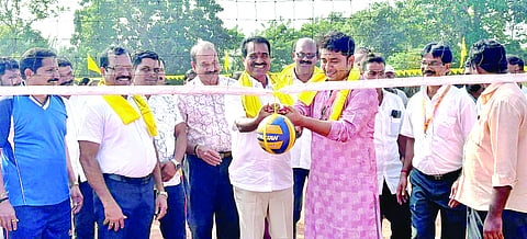 ಮೂಡುಬಿದಿರೆ ಬಿಲ್ಲವ ಸಂಘದಿಂದ ಬಿಲ್ಲವ ಕ್ರೀಡಾಕೂಟ ಸ್ವರಾಜ್ಯ ಮೈದಾನದಲ್ಲಿ ಭಾನುವಾರ ನಡೆಯಿತು. 
