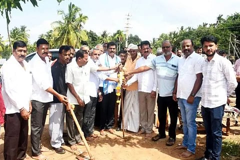 ಚಿಕ್ಕಮಗಳೂರು ವಿಧಾನಸಭಾ ಕ್ಷೇತ್ರ ವ್ಯಾಪ್ತಿಯ ಸಖರಾಯಪಟ್ಟಣ, ಜೋಡಿ ಹೋಚಿಹಳ್ಳಿ, ನಾಗರಾಳು, ಚಿಕ್ಕದೇವನೂರು, ಈ ನಾಲ್ಕು ಗ್ರಾಮಗಳಲ್ಲಿ ೧.೧೦ ಕೋಟಿ ವೆಚ್ಚದಲ್ಲಿ ಕೈಗೊಳ್ಳಲಾಗಿರುವ ವಿವಿಧ ಕಾಮಗಾರಿಗಳಿಗೆ ಶಾಸಕ ಎಚ್‌.ಡಿ.ತಮ್ಮಯ್ಯ ಶಂಕುಸ್ಥಾಪನೆ ನೆರವೇರಿಸಿದರು.
