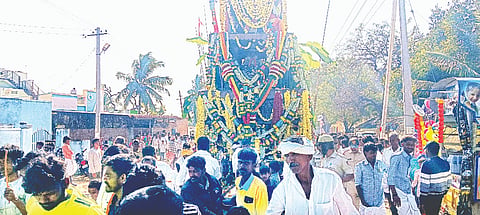 ಮೊಳಕಾಲ್ಮೂರು ತಾಲೂಕಿನ ತುಮಕೂರ‌್ಲಹಳ್ಳಿಯಲ್ಲಿ ಶ್ರೀಶೈಲ ಮಲ್ಲಿಕಾರ್ಜುನ ಸ್ವಾಮಿ ಕಾರ್ತಿಕ ಹಿನ್ನೆಲೆಯಲ್ಲಿ ರಥೋತ್ಸವ ವಿಜೃಂಭಣೆಯಿಂದ ನೆರವೇರಿತು.