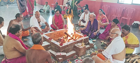 ವಿಜಯಪುರ ಗಣೇಶ ನಗರದಲ್ಲಿರುವ ಸಾಕ್ಷಿ ಹನುಮಾನ ದೇವಸ್ಥಾನದಲ್ಲಿ  ಅಽಕಮಾಸ ಪ್ರಯುಕ್ತ ಮಹಾಮೃತ್ಯುಂಜಯ ಹೋಮ ನೆರವೇರಿತು.