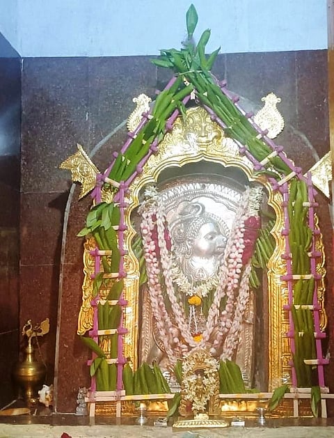 ವಿಜಯಪುರ ಹೊರ ವಲಯದ ಹಿಟ್ಟಿನಹಳ್ಳಿಯಲ್ಲಿ ದ್ಯಾಮವ್ವ ತಾಯಿ ಹಾಗೂ ಮಾರುತೇಶ್ವರ ಜಾತ್ರೆ ಉತ್ಸವ ನಿಮಿತ್ತ ಹಮ್ಮಿಕೊಂಡಿದ್ದ ಕುಸ್ತಿ ಪಂದ್ಯಾವಳಿಯನ್ನು ಗಣ್ಯರು ಉದ್ಘಾಟಿಸಿದರು. ಹಾಸಿಂಪೀರ ವಾಲಿಕಾರ, ರಾಜುಗೌಡ ಕಳಸಗೊಂಡ, ಜಗನ್ನಾಥ ಚೌಧರಿ ಮತ್ತಿತರರಿದ್ದಾರೆ.