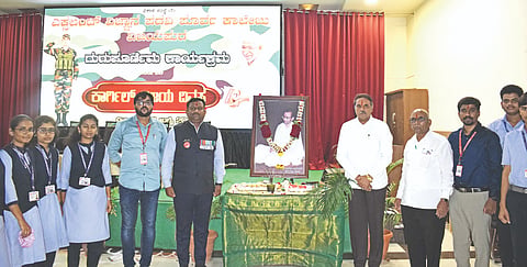 ವಿಜಯಪುರದ ಎಸ್‌ಬಿಜೆ ಕಲಾ ಹಾಗೂ ವಾಣಿಜ್ಯ ಪದವಿ ಮಹಾವಿದ್ಯಾಲಯದ ವತಿಯಿಂದ `ಮತದಾರರ ಪಟ್ಟಿಯ ವಿಶೇಷ ಪರಿಷ್ಕರಣೆ ಜಾಗೃತಿ ಅಭಿಯಾನ' ನಡೆಯಿತು.