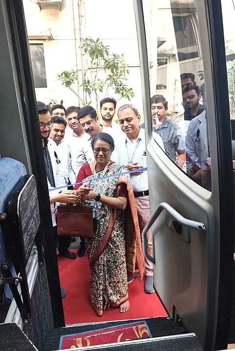 ವಿಜಯಪುರ ನಗರದಲ್ಲಿ ಪ್ರಥಮ ವರ್ಷದ ಶಸö ಚಿಕಿತ್ಸೆ ಆಧಾರಿತ ವಿಭಾಗಗಳ ಸ್ನಾತಕೋತ್ತರ ವೈದ್ಯಕೀಯ ವಿದ್ಯಾರ್ಥಿಗಳ ಕೌಶಲ್ಯಾಭಿವೃದ್ಧಿ ತರಬೇತಿ ಶಿಬಿರವನ್ನು ಡಾ. ತೇಜಸ್ವಿನಿ ವಲ್ಲಭ ಉದ್ಘಾಟಿಸಿದರು. ಮುಂಜನಾಥ ಕೋಟೆಣ್ಣವರ, ಗಿರೀಶ ಕುಂದಳ್ಳಿ ಮತ್ತಿತರರಿದ್ದರು.