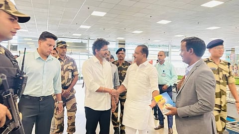  ತಮಿಳುನಾಡು ಮುಖ್ಯಮಂತ್ರಿ ಜೋಸೆಫ್ ವಿಜಯ್ ಆವರನ್ನು ಆರೋಗ್ಯ ಸಚಿವ ಯು.ಟಿ.ಖಾದರ್, ಅಪರ ಜಿಲ್ಲಾಧಿಕಾರಿ ರಾಜು ಕೆ., ಎಸಿ ಮೀನಾಕ್ಷಿ ಆರ್ಯು  ಮೊದಲಾದವರು ಸ್ವಾಗತಿಸಿದರು.