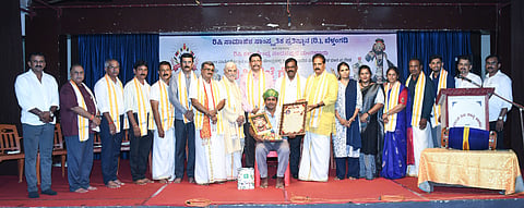   ರಿಷಿ ಗೆಜ್ಜೆ ಸಂಭ್ರಮದಲ್ಲಿ ಕಲಾವಿದ  ಜಗದೀಶ ಗೌಡ ಬೋಳಂತೂರು ಅವರನ್ನು ಸನ್ಮಾನಿಸಿಲಾಯಿತು. ಎಸ್.ಪ್ರದೀಪ್ ಕುಮಾರ್ ಕಲ್ಕೂರ  ಉದ್ಘಾಟಿಸಿದರು. ತಾರಾನಾಥ ಗಟ್ಟಿ ಕಾಪಿಕಾಡ್, ಚಿತ್ತರಂಜನ್ ಬೋಳಾರ್, ದೀಪಕ್ ಪೂಜಾರಿ ಮೊದಲಾದವರಿದ್ದರು.