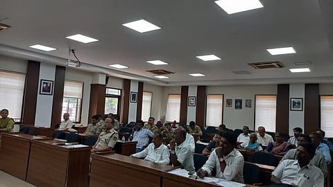 ಮಂಗಳೂರು ನಗರ ಪೊಲೀಸ್ ಆಯುಕ್ತರ ಕಚೇರಿಯಲ್ಲಿ ಶನಿವಾರ ನಡೆದ ಮೇ  ತಿಂಗಳ ದಲಿತ ಕುಂದು ಕೊರತೆ ಸಭೆ