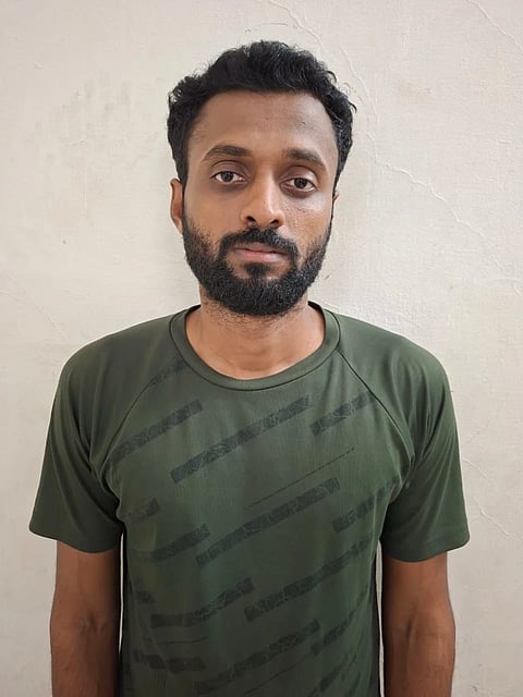 ಆದಿತ್ ಗೋಪಾನ್ ಯಾನೆ  ಮುತ್ತು ಕೃಷ್ಣ 