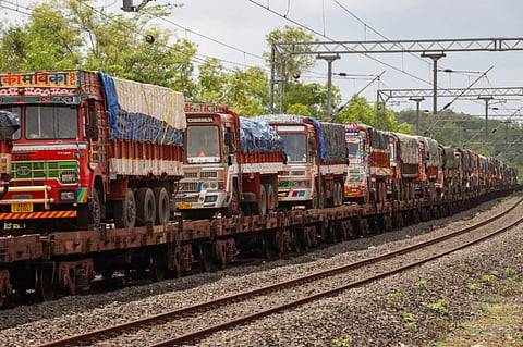 ಕೊಂಕಣ ರೈಲ್ವೇ  57 ಟನ್ ಸಾಮರ್ಥ್ಯದ ವ್ಯಾಗನ್‌ಗಳನ್ನು ಬಳಸುವ ಮೊದಲ ರೋ-ರೋ ಸೇವೆ ಆರಂಭ
