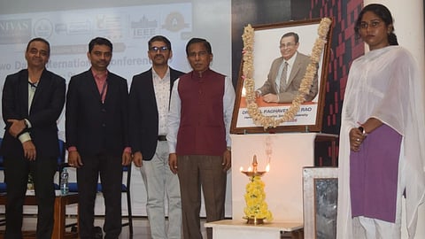 ಅಂತಾರಾಷ್ಟ್ರೀಯ ಸಮ್ಮೇಳನದ ಉದ್ಘಾಟನಾ ಸಮಾರಂಭದಲ್ಲಿ ಡಾ.ಶ್ರೀನಿವಾಸ ಮಯ್ಯ ಡಿ., ಡಾ.ಹರಿವಿನೋದ್ ಎನ್., ಡಾ.ವಿನಾಯಕ ವಿ.ರಾವ್ ಉಪಸ್ಥಿರಿದ್ದರು.  