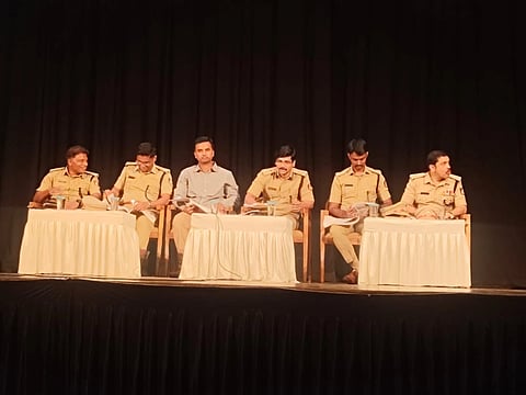 ಜಿಲ್ಲಾ ಮಟ್ಟದ ನಾರ್ಕೋ ಕೋ ಆರ್ಡಿನೇಷನ್ ಸೆಂಟರ್ ಸಮಿತಿ ಸಭೆಯಲ್ಲಿ ಜಿಲ್ಲಾಧಿಕಾರಿ ದರ್ಶನ್ ಎಚ್.ವಿ., ಪೊಲೀಸ್ ಆಯುಕ್ತ ಸುಧೀರ್ ಕುಮಾರ್ ರೆಡ್ಡಿ, ಪೊಲೀಸ್ ಅಧೀಕ್ಷಕ ಡಾ.ಅರುಣ್ ಕೆ., ಉಪಸ್ಥಿತರಿದ್ದರು