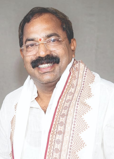 ಬಂಟರ ಯಾನೆ ನಾಡವರ ಮಾತೃ ಸಂಘ, ಶ್ರೀ ಸಿದ್ಧಿ ವಿನಾಯಕ ಪ್ರತಿಷ್ಠಾನ ಹಾಗೂ ಸಾರ್ವಜನಿಕ ಶ್ರೀಗಣೇಶೋತ್ಸವ ಸಮಿತಿಯ ಆಶ್ರಯದಲ್ಲಿ ಬಂಟ್ಸ್ ಹಾಸ್ಟೆಲ್‌ನಲ್ಲಿ ಸೆ.14 ರಿಂದ 16 ರ ವರೆಗೆ ನಡೆಯಲಿರುವ 20ನೇ ವರ್ಷದ ಸಾರ್ವಜನಿಕ ಗಣೇಶೋತ್ಸವ ಸಮಿತಿಯ  ಸಂಚಾಲಕರಾಗಿ ಉದ್ಯಮಿ, ಸಮಾಜಸೇವಕರಾದ ಜಯಶೀಲ ಅಡ್ಯಾಂತಾಯ ಅಡ್ಯಾರ್ ಗುತ್ತು ಆಯ್ಕೆಯಾದರು. 