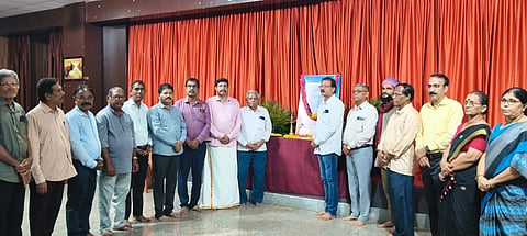  ಸಂಸ್ಮರಣಾ ಕಾರ್ಯಕ್ರಮದಲ್ಲಿ ತುಳು ಸಾಹಿತ್ಯ ಅಕಾಡೆಮಿ ಅಧ್ಯಕ್ಷ ತಾರಾನಾಥ ಗಟ್ಟಿ ಕಾಪಿಕಾಡ್, ನಿವೃತ್ತ ಪ್ರಾಂಶುಪಾಲ ಪ್ರೊ. ಪಿ. ಕೃಷ್ಣಮೂರ್ತಿ, ರಂಗ ನಿರ್ದೇಶಕರಾದ ಜಗನ್ ಪವಾರ್ ಬೇಕಲ್ ತಮ್ಮ ಲಕ್ಷ್ಮಣ್ ಉಪಸ್ಥಿತರಿದ್ದರು.