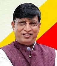 ರಾಜ್ಯದಲ್ಲಿ ತೀವ್ರಗೊಳ್ಳುತ್ತಿರುವ ಬರ ಪರಿಸ್ಥಿತಿಯನ್ನು ಎದುರಿಸಲು ಮತ್ತು ಆಡಳಿತ ಯಂತ್ರವನ್ನು ಚುರುಕುಗೊಳಿಸಲು ಜಿಲ್ಲಾ ಉಸ್ತುವಾರಿ ಕಾರ್ಯದರ್ಶಿಗಳನ್ನು ಕೂಡಲೇ ಆಯಾ ಜಿಲ್ಲೆಗಳಿಗೆ ಕಳುಹಿಸಬೇಕು ಎಂದು ವಿಧಾನ ಪರಿಷತ್ ಸದಸ್ಯ ಎಸ್.ಎಲ್. ಭೋಜೇಗೌಡ ಅವರು ಸರ್ಕಾರವನ್ನು ಒತ್ತಾಯಿಸಿದ್ದಾರೆ.