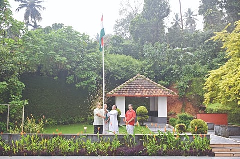 ಮಜಲು ಕೊಂಚಾಡಿಯ ನಿಷ್ಕ ಬಡಾವಣೆಯಲ್ಲಿ 80ನೇ ಸ್ವಾತಂತ್ರ್ಯೋತ್ಸವ ಸಂಸ್ಕೃತದಲ್ಲಿ ವಿಶೇಷ ರೀತಿಯಲ್ಲಿ ಆಚರಿಸಲಾಯಿತು.