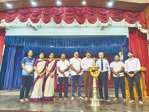 ಮಂಗಳೂರಿನ ಪ್ರತಿಷ್ಠಿತ ಶಿಕ್ಷಣ ಸಂಸ್ಥೆಯಾದ ಸರೋಜಿನಿ ಮಧುಸೂದನ ಕುಶೆ ವಿದ್ಯಾಸಂಸ್ಥೆಯಲ್ಲಿ ಕ್ರೀಡಾಭಾರತಿ ಸಂಸ್ಥೆಯ ಸಹಯೋಗದೊಂದಿಗೆ ವಿಶ್ವ ಯೋಗದಿನಾಚರಣೆಯನ್ನು ಆಚರಿಸಿಲಾಯಿತು.