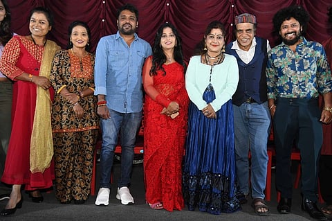 ಮುಳ್ಳಿನ ಗುಲಾಬಿ ಚಿತ್ರತಂಡ