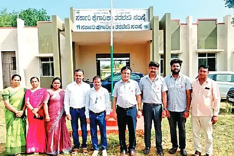 ಕ್ಯಾಂಪಸ್ ನೇಮಕಾತಿ ಪ್ರಕ್ರಿಯೆಯಲ್ಲಿ ಭಾಗವಹಿಸಿದ್ದ ವಾಯಕೊಂಡ ಹಾಗೂ ಕೊಡಗನೂರು ಸರ್ಕಾರಿ ಕೈಗಾರಿಕಾ ಸಂಸ್ಥೆಯ ಪ್ರಾಚಾರ್ಯರು ಹಾಗೂ ಉಪನ್ಯಾಸಕರು ಕಂಪನಿಯ ಅಧಿಕಾರಿಗಳು ಭಾಗವಹಿಸಿದ್ದರು. Recruitment