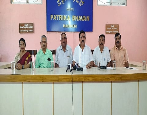 ಸುದ್ದಿಗೋಷ್ಠಿಯಲ್ಲಿ ಕೊಡಗು ವಿದ್ಯಾ ಇಲಾಖಾ ನೌಕರರ ಪತ್ತಿನ ಸೌಹಾರ್ದ ಸಹಕಾರಿ ಸಂಘದ ಅಧ್ಯಕ್ಷ ಹೆಚ್.ಎಸ್.ಚೇತನ್ ಮಾತನಾಡಿದರು.