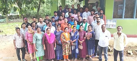 ಎನ್.ಆರ್.ಪುರದ ವಿವಿಧ ಗ್ರಾಮಸ್ಥರು ಚಿಕ್ಕಅಗ್ರಹಾರ ವಲಯ ಅರಣ್ಯಾಧಿಕಾರಿ ಕಚೇರಿ ಎದುರು ಪ್ರತಿಭಟನೆ ನಡೆಸಿದರು. ಮಂಜುನಾಥ್, ಮನುಕುಮಾರ್, ವಿಕಾಸ್, ಸತೀಶ್, ಭವಾನಿ, ಭಾಗ್ಯಾ, ಅಶ್ವಿನಿ ಇತರರಿದ್ದರು.