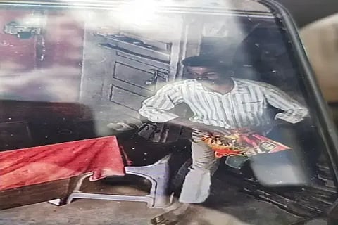 ಸಿಸಿ ಟಿವಿಯಲ್ಲಿ ಸೆರೆಯಾದ ದೃಶ್ಯ.