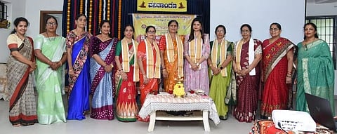ಮಂಗಳೂರು ತಾಲೂಕು ಮಹಿಳಾ ಮಂಡಲಗಳ ಒಕ್ಕೂಟ ಮತ್ತು ಯವವಾಹಿನಿ ಮಂಗಳೂರು ಮಹಿಳಾ ಘಟಕ ಜಂಟಿ ಆಶ್ರಯದಲ್ಲಿ ಉರ್ವಸ್ಟೋರಿನಲ್ಲಿರುವ ಒಕ್ಕೂಟದ ವನಿತಾಂಗಣದಲ್ಲಿ ಮಹಿಳಾ ಆರೋಗ್ಯ ಮಂಥನ, ಋತುಬಂಧ ಮತ್ತು ಕ್ಯಾನ್ಸರ್ ತಡೆ ಅರಿವು ಕಾರ್ಯಕ್ರಮ ನೆರವೇರಿತು.