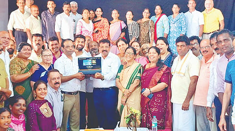  ಶ್ರೀನಿವಾಸ ಕಲ್ಯಾಣೋತ್ಸವ ಕಾರ್ಯಕ್ರಮದ ಮಾಹಿತಿಗಳನ್ನೊಳಗೊಂಡಿರುವ ವೆಬ್‌ಸೈಟ್ ಅನ್ನು ಕೆ.ಕೃಷ್ಣಮೋಹನ್ ಪೈ ಹಾಗೂ ಕೆ.ಸತ್ಯೇಂದ್ರ ಪೈ ಲೋಕಾರ್ಪಣೆಗೊಳಿಸಿದರು. ಪ್ರಮುಖರಾದ ಮಹೇಶ್ ಅಂಚನ್, ಪ್ರೇಮ್ ಕುಮಾರ್, ಗೀತಾಂಜಲಿ ಸುವರ್ಣ, ಆಶಾ ಅಂಚನ್, ತುಳಸಿ ದೇವಾಡಿಗ, ಜಗನ್ನಾಥ್ ಕೋಟೆ, ನಿತ್ಯಾನಂದ ಶೆಣೈ, ಬಿ.ಚಂದ್ರಕಾಂತ್ ಪೈ ಇದ್ದರು.