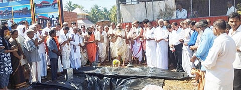 ಪಡುಬಿದ್ರಿ ಶ್ರೀ ಮಹಾಲಿಂಗೇಶ್ವರ ಮಹಾಗಣಪತಿ ದೇವಸ್ಥಾನ ನೂತನ ಧ್ವಜಸ್ತಂಭ ದಾರುವಿಗೆ ತೈಲಾಧಿವಾಸ ಪ್ರಕ್ರಿಯೆ ನಡೆಯಿತು.