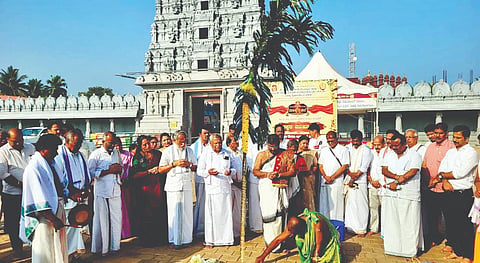  ಕಾಪು ಶ್ರೀ ಹೊಸ ಮಾರಿಗುಡಿ ದೇವಸ್ಥಾನದಲ್ಲಿ ಕೆ.ಪಿ.ಕುಮಾರಗುರು ತಂತ್ರಿಗಳ ನೇತೃತ್ವದಲ್ಲಿ ಚಪ್ಪರ ಮುಹೂರ್ತ ನಡೆಯಿತು. ರತ್ನಾಕರ ಶೆಟ್ಟಿ ನಡಿಕೆರೆ, ಕೆ.ವಾಸುದೇವ ಶೆಟ್ಟಿ, ಲಾಲಾಜಿ ಆರ್.ಮೆಂಡನ್, ಮನೋಹರ ಎಸ್.ಶೆಟ್ಟಿ, ಮಾಧವ ಆರ್.ಪಾಲನ್, ರಮೇಶ್ ಹೆಗ್ಡೆ ಕಲ್ಯ, ಯೋಗೀಶ್ ವಿ.ಶೆಟ್ಟಿ ಮತ್ತಿತರರಿದ್ದರು.  