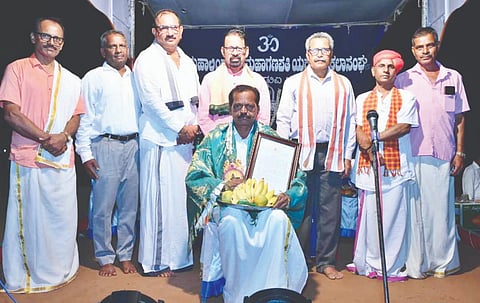 ಉಚ್ಚಿಲ ಶ್ರೀ ಮಹಾಲಿಂಗೇಶ್ವರ ಮಹಾಗಣಪತಿ ಯಕ್ಷಗಾನ ಕಲಾ ಸಂದ ವಾರ್ಷಿಕೋತ್ಸವ ಕಾರ್ಯಕ್ರಮದಲ್ಲಿ ಶ್ಯಾಮರಾವ್ ಪಾಲಮೆ ಅವರನ್ನು ಗೌರವಿಸಲಾಯಿತು. ಪ್ರಮುಖರಾದ ರಿತೇಶ್ ಕುವಾರ್ ಶೆಟ್ಟಿ, ರಮೇಶ್ ಉಚ್ಚಿಲ, ಸತೀಶ್ ಭಟ್ ಉಚ್ಚಿಲ ಇದ್ದರು.
