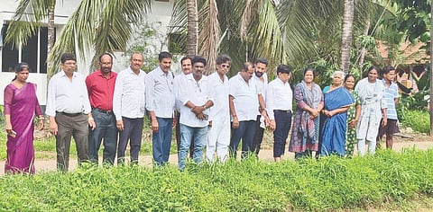  ಉಡುಪಿ ಜಿಲ್ಲೆಯ ಬರಪೀಡಿತ ಪ್ರದೇಶಗಳಲ್ಲಿ ಪರಿಶೀಲನೆ ನಡೆಸಲಾಯಿತು. ಪ್ರಮುಖರಾದ ಎಸ್.ಎಲ್.ಭೋಜೇಗೌಡ, ಯೋಗೀಶ್ ಶೆಟ್ಟಿ ಬಾಲಾಜಿ, ಉದಯ ಹೆಗ್ಡೆ ಮಲ್ಲಾರ್, ಜಯರಾಮ್ ಆಚಾರ್ಯ, ಉದಯ ಆರ್.ಶೆಟ್ಟಿ, ಶ್ರೀಕಾಂತ್ ಕುಚ್ಚೂರು, ಜಯ ಪೂಜಾರಿ, ದೇವರಾಜ್ ತೊಟ್ಟಮ್, ಅನೂಸೂಯ ಶೆಟ್ಟಿ, ಯೋಗೀಶ್ ಶೆಟ್ಟಿ ಜೆಪ್ಪು ಇದ್ದರು.