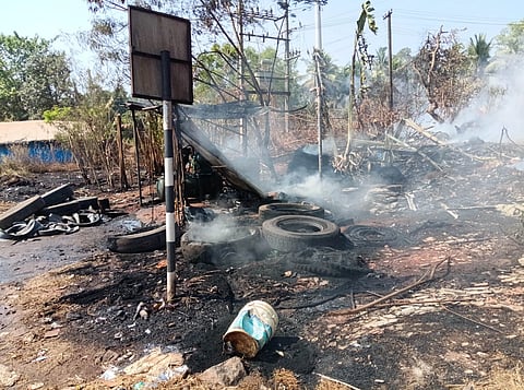 ಬೆಂಕಿ ಅವಘಡದಲ್ಲಿ ಸಂಪೂರ್ಣ ಸುಟ್ಟುಹೋದ ಟೈರ್ ಅಂಗಡಿ