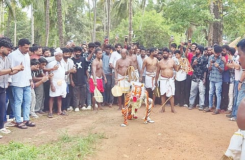  ಕಾಪು ಶ್ರೀ ಬ್ರಹ್ಮ ಮುಗ್ಗೇರ್ಕಳ- ಪಿಲಿಚಂಡಿ ದೈವಸ್ಥಾನದಲ್ಲಿ ಪಿಲಿಕೋಲ ನಡೆಯಿತು.