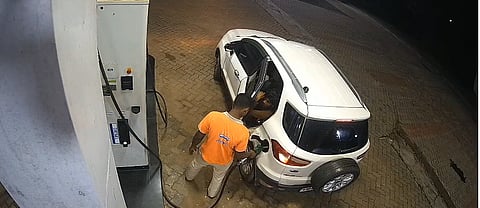 ಶಂಕರಪುರದ ಸುಭಾಷ್​ ನಗರದಲ್ಲಿರುವ ಪೆಟ್ರೋಲ್​ ಬಂಕ್