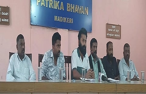 ಸುದ್ದಿಗೋಷ್ಠಿಯಲ್ಲಿ ಆಟೋ ಚಾಲಕರು ಮತ್ತು ಮಾಲೀಕರ ಸಂಘದ ಅಧ್ಯಕ್ಷ ನಂದಕುಮಾರ್ ಮಾತನಾಡಿದರು.