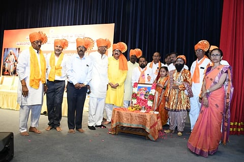 ಜಿಲ್ಲಾಧಿಕಾರಿ ಕಚೇರಿ ಸಹಾಯಕರಾದ ಶಿವಪ್ರಭು ಹಿರೇಮಠ,ಕನ್ನಡ ಮತ್ತು ಸಂಸ್ಕೃತಿ ಇಲಾಖೆಯ ಉಪ ನಿರ್ದೇಶಕರು ಶ್ರೀಮತಿ ಜಗದೀಶ್ವರಿ ಅ.ನಾಸಿ, ಕರ್ನಾಟಕ ಕ್ಷತ್ರೀಯ ಮರಾಠಾ ಪರಿಷತ್ತು ಜಿಲ್ಲಾ ಅಧ್ಯಕ್ಷರಾದ ಆರ್.ಬಿ.ಜಗದಾಳೆ, ಬೆಂಗಳೂರು ಕೆ.ಕೆ.ಎಮ್.ಪಿ. ರಾಜ್ಯ ಕಾನೂನು ಸಲಹೆಗಾರ ಸೂರ್ಯಕಾಂತ  ಕದಮ್, ಸಹದೇವ್ ಬೋಸ್ಲೆ, ಡಾ. ದಿನಕರ್ ಮೌರ್ಯ, ರವಿ ಸೂರ್ಯವಂಶಿ, ಭೀಮರಾಜ ರಾಜ್‌ಕುಮಾರ್ ಪಾಟೀಲ್, ಮುಕ್ಕಿಂದ ಜಾಧವ,  ಸುಭಾಷ್ ರಾವ್ ಜಾಧವ, ಚಂದ್ರಕಾಂತ್, ಅಮರನಾಥ. ಜೆ. ಭೋಸ್ಲೆ, ರಮೇಶ ಚಿಂಚಕೋಟೆ, ಅಭಿಮನ್ಯು. ಆರ್. ಫಾಲ್ಕೆ, ಆರ್.ಬಿ.ಜಗದಾಳೆ, ನಾರಾಯಣ ರಾವ್, ಸಂದೀಪ್. ಡಿ.ಭೋಸ್ಲೆ, ದಿನಕರ್ ಫಾಲ್ಕೆ, ರಾಜು. ಎಲ್. ಕಾಕಡೆ ಹಾಗೂ ಸಮಾಜದ ಮುಖಂಡರಾದ ಇತರರು ಉಪಸ್ಥಿತರಿದ್ದರು.