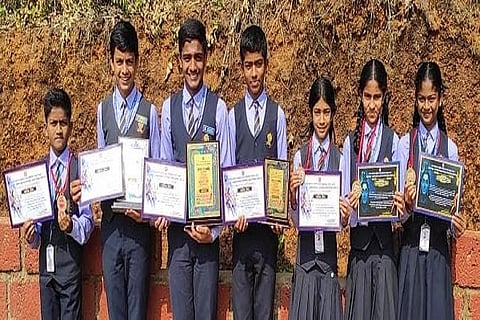 ಭಾಗಮಂಡಲದ ಶ್ರೀ ಭಗಂಡೇಶ್ವರ ದೇವಾಲಯದಲ್ಲಿ ಮಹಾ ಶಿವರಾತ್ರಿ ಪ್ರಯುಕ್ತ ಪ್ರೌಢಶಾಲೆ ಮತ್ತು ಪದವಿ ಪೂರ್ವ ಕಾಲೇಜು ವಿದ್ಯಾರ್ಥಿಗಳಿಗೆ ಏರ್ಪಡಿಸಿದ್ದ ವಿವಿಧ ಸ್ಪರ್ಧೆಗಳಲ್ಲಿ ಸಾಧನೆ ಮಾಡಿದ ಕೋರಂಗಾಲದ ಜ್ಞಾನೋದಯ ಆಂಗ್ಲ ಮಾಧ್ಯಮ ಪ್ರೌಢಶಾಲೆ ವಿದ್ಯಾರ್ಥಿಗಳು.