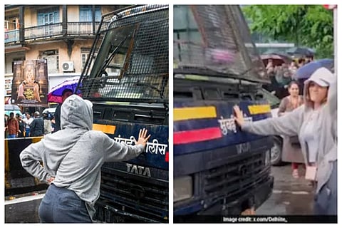 Mumbai Woman Blocking Police Van During CJP ProtestsMumbai Woman Blocking Police Van During CJP Protests