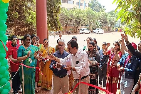 rotary market ಹುಬ್ಬಳ್ಳಿಯ ಎಸ್.ಆರ್. ಬೊಮ್ಮಾಯಿ ರೋಟರಿ ಪಬ್ಲಿಕ್ ಶಾಲೆಯಲ್ಲಿ ಶನಿವಾರ ಏರ್ಪಡಿಸಿದ್ದ ರೋಟರಿ ಮಾರ್ಕೆಟ್ ಮೇಳವನ್ನು ರಾಜಾ ದೇಸಾಯಿ ಉದ್ಘಾಟಿಸಿದರು.